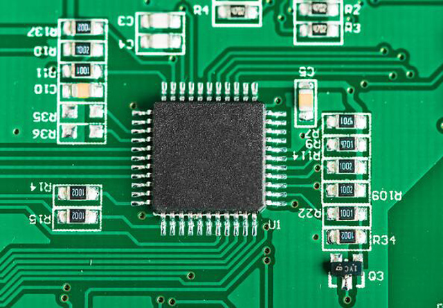 長期收購 [ST] 汽車器件：汽車 MCU、汽車?yán)走_(dá)收發(fā)器、汽車功率分立器件