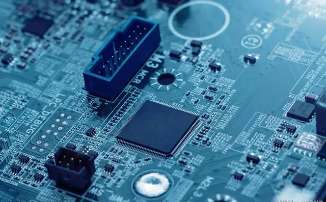 收購(gòu) Broadcom：主機(jī)總線適配器、RAID 控制卡、SAS 擴(kuò)展器、硬盤(pán)驅(qū)動(dòng)器